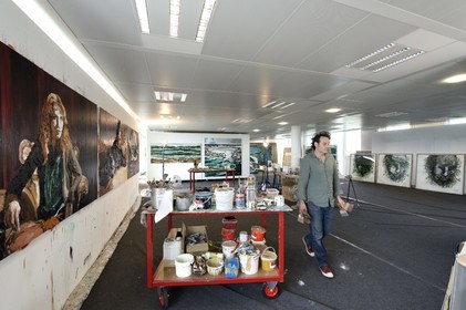 France, atelier de Fred Kleinberg au sein de l'entreprise Manutant