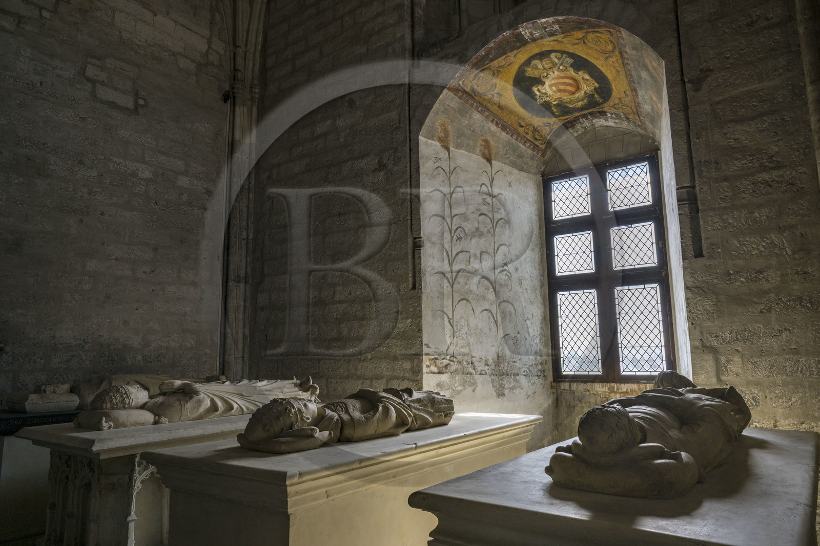 France, Vaucluse (84), Avignon, Palais des Papes classé Patrimoine mondial de l'UNESCO, Sacristie Sud attenante à la Grande Chapelle, moulages représentant les gisants des Papes Clément V, Clément VI, Innocent VI et Urbain V