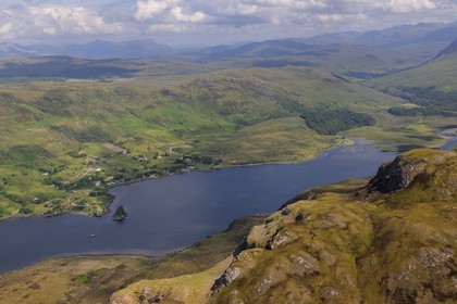 Royaume-Uni, Ecosse, Highland, Loch Long et montagnes du Wester Ross (vue aérienne)