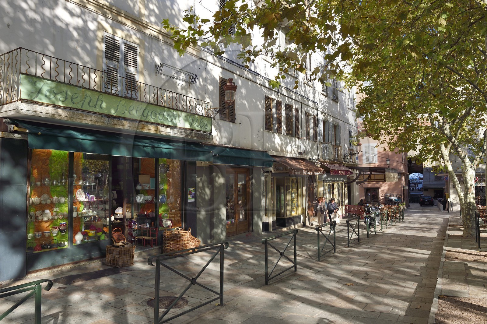 France, Haute-Corse (2B), Bastia, magasin sur la place du Marché