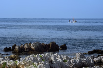 France, Alpes-Maritimes (06), Cannes, Iles de Lérins, bateau de peche au large de l'Ile Sainte-Marguerite