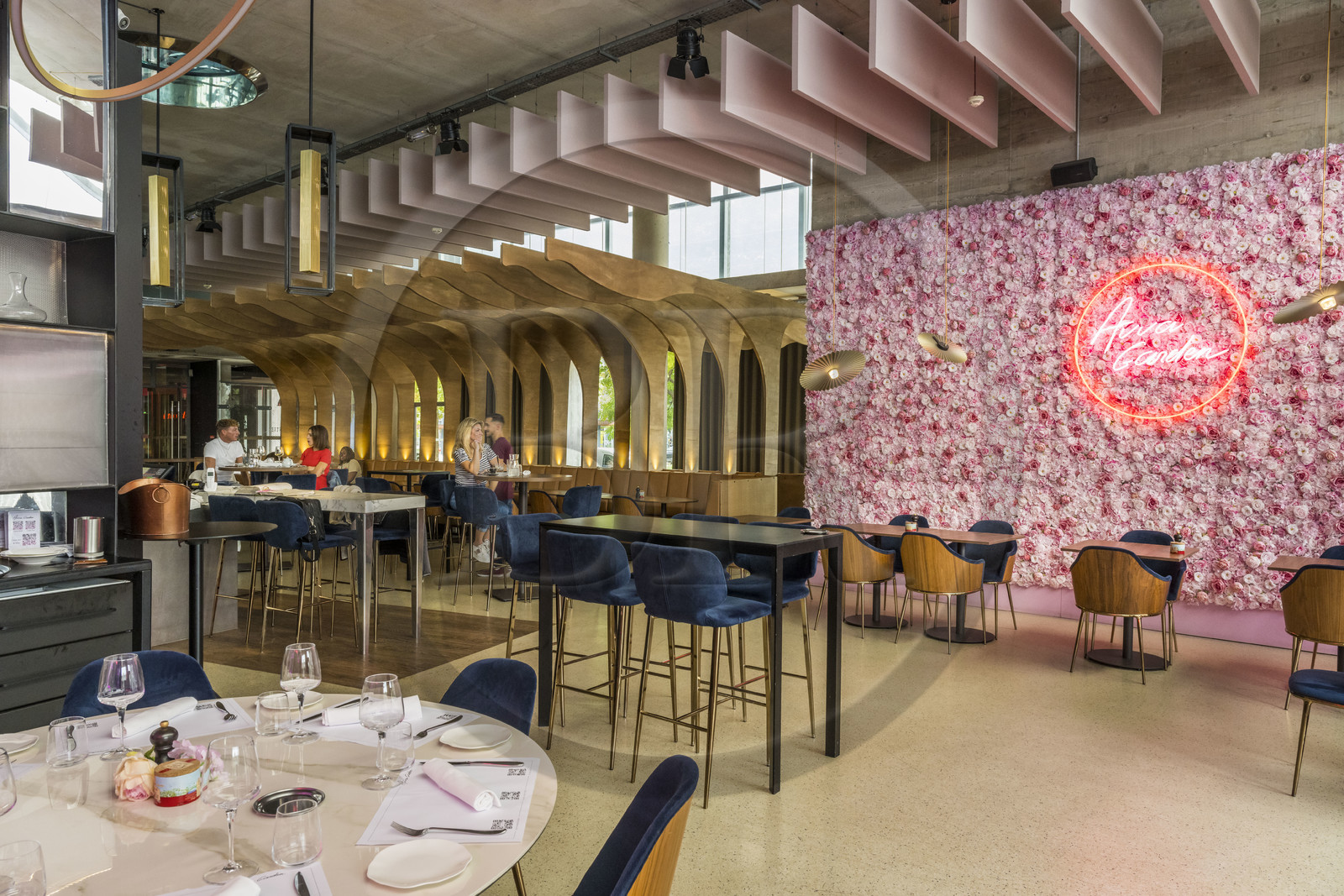 France, Hérault (34), Montpellier,  quartier de Port Marianne, batiment le Nuage réalisation du créateur Philippe Starck, restaurant Avva Garden