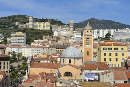 France, Corse-du-Sud (2A), Ajaccio, cathédrale Notre-Dame-de-l'Assomption (cathédrale Santa Maria Assunta) au premier plan