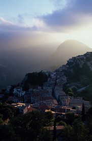 France, Alpes-Maritimes (06), le village perché de Gilette (arrière-pays niçois)