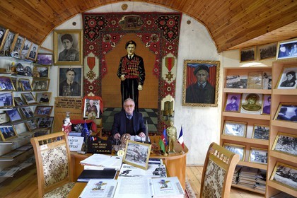 Azerbaïdjan, Sheki (Shaki), musée consacré à Ahmadiyya Jabrailov dit Ahmed Michel, son fils Javanchir Jabrailov