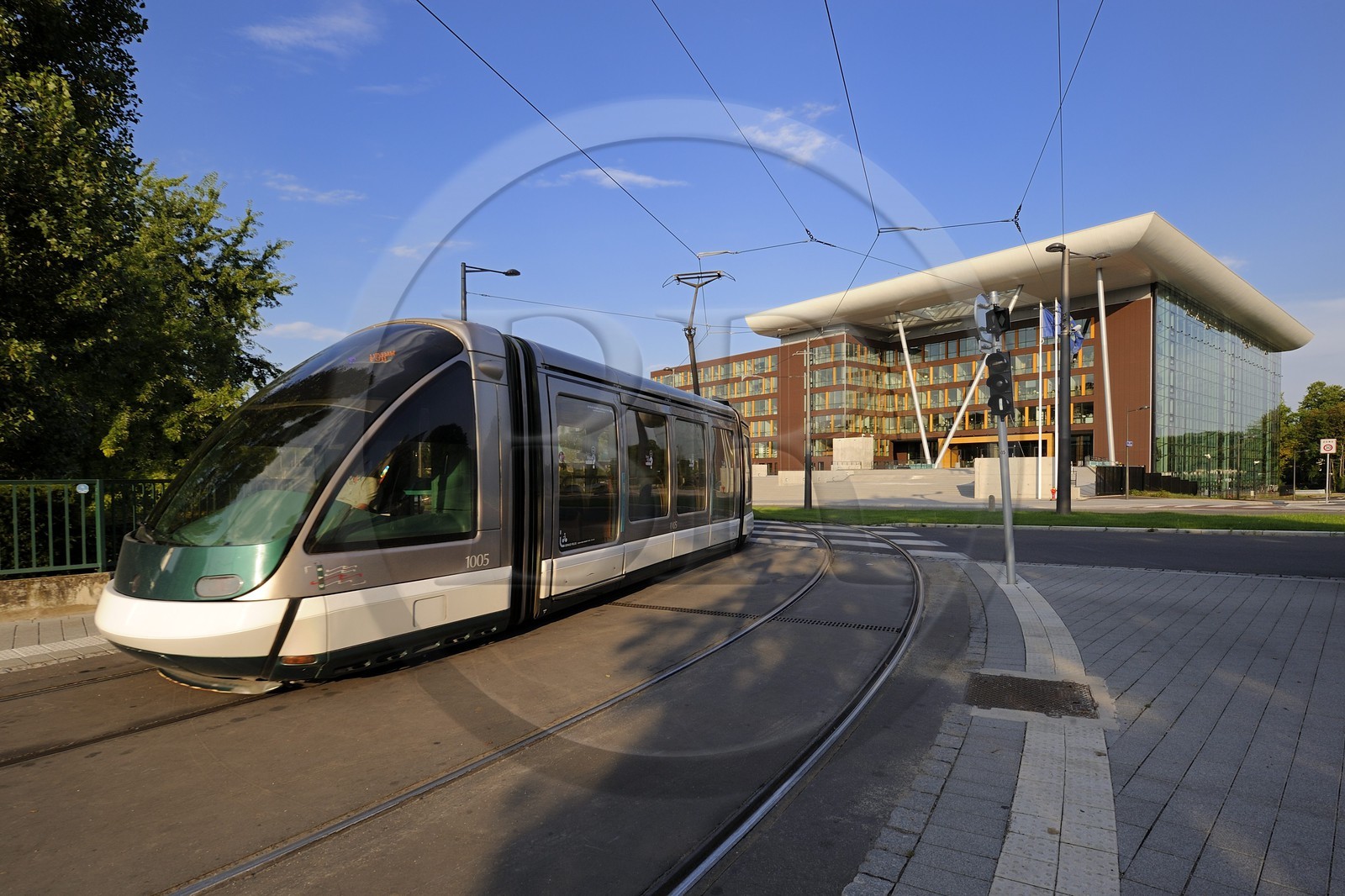 France, Bas-Rhin (67), Strasbourg, Bâtiment général du conseil de l'europe par le cabinet d'architectes Art et Build sur le quai Jacoutot France, Bas-Rhin (67), Strasbourg, Bâtiment général du conseil de l'europe par le cabinet d'architectes Art et Build sur le quai Jacoutot