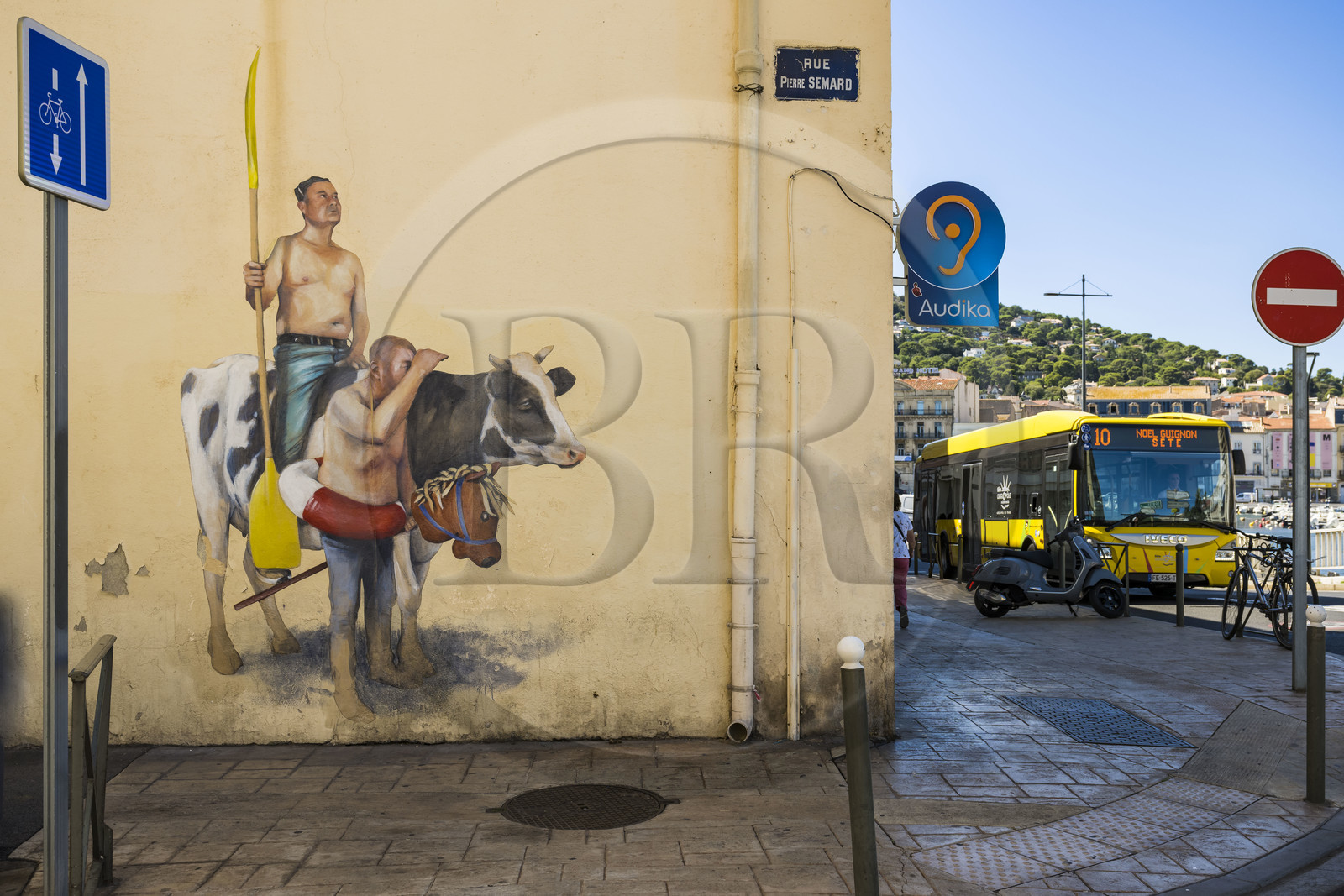 France, Hérault (34), Sète, fresque murale qui fait parti du MACO - Musée à ciel ouvert, peinture murale réalisée par l'artiste Philippe Hérard rue Pierre Semard