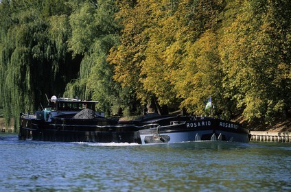 France, Val de Marne, Nogent sur Marne, barge on the Marne river