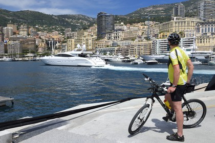 Principauté de Monaco, Monaco, yachts amarrés à port Hercule