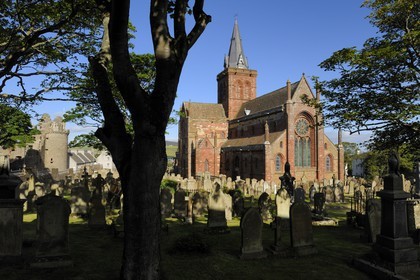 Royaume-Uni, Ecosse, Iles Orcades, Mainland, ville de Kirkwall, la cathédrale Saint-Magnus en grès rouge