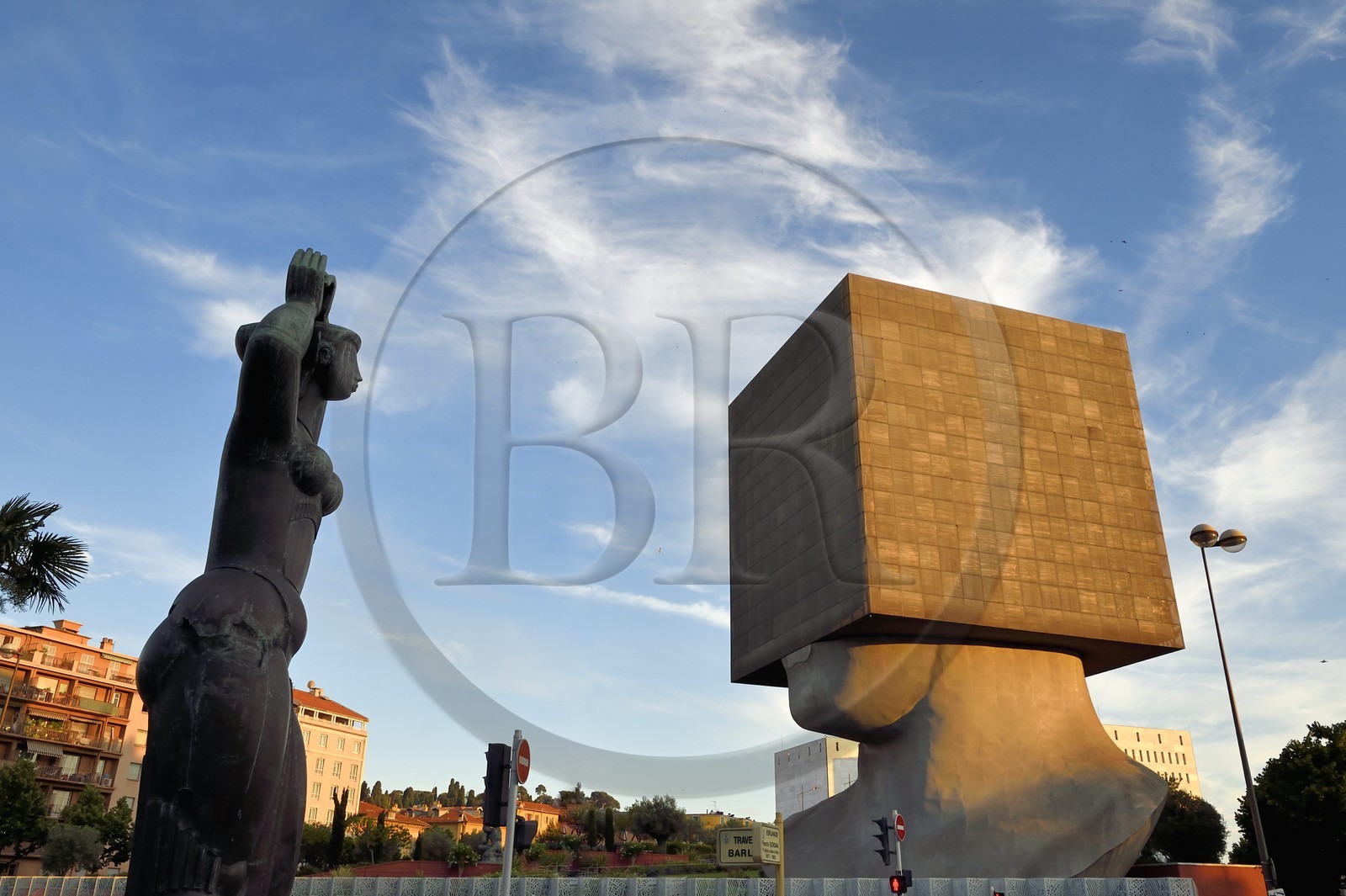 France, Alpes-Maritimes (06), Nice, la Tête Carrée, sculpture monumentale habitée qui accueille l'administration de la bibliothèque Louis Nucéra, sculpteur Sacha Sosno