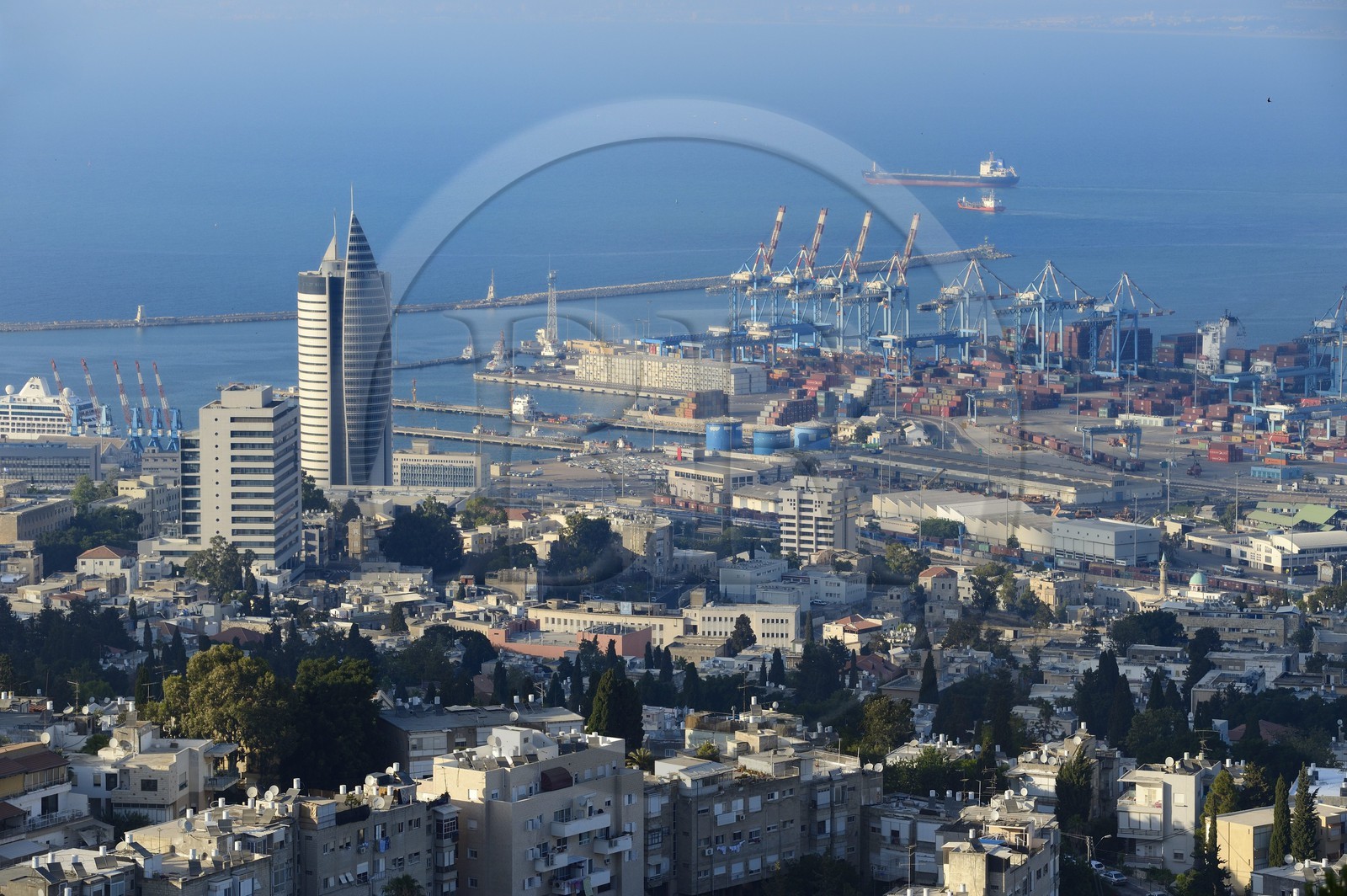 Israel, Haïfa, le centre ville et le port depuis le Mont Carmel