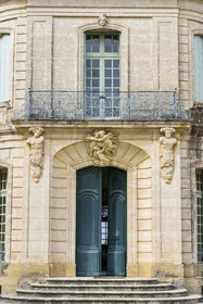 France, Hérault (34), Lavérune, Chateau de l'Engarran, hotel particulier de la deuxième moitié du XVIIIème siècle appelée folie montpelliéraine, facade principale