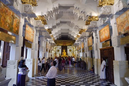 Sri Lanka, center province, Kandy, Temple of the Buddha Tooth (Sri Dalada Maligawa), the donation room