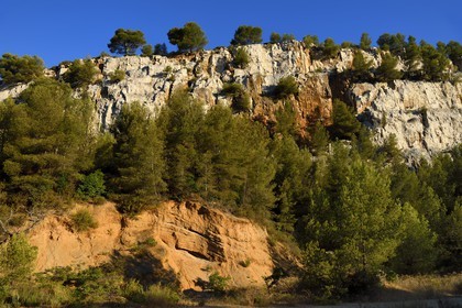 France, Bouches-du-Rhône (13), Cassis, Parc national des Calanques, Calanque de Port-Miou, ancienne carrière de granulats exploitée par Solvay (demande d'autorisation nécessaire avant publication)