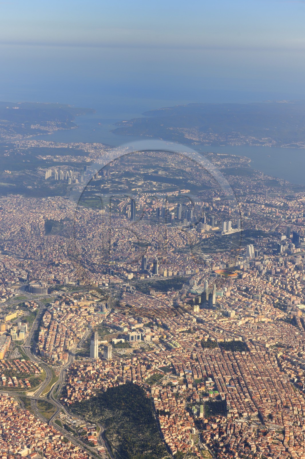 Turquie, Istanbul, la rive européenne (vue aérienne) Turquie, Istanbul, la rive européenne (vue aérienne)