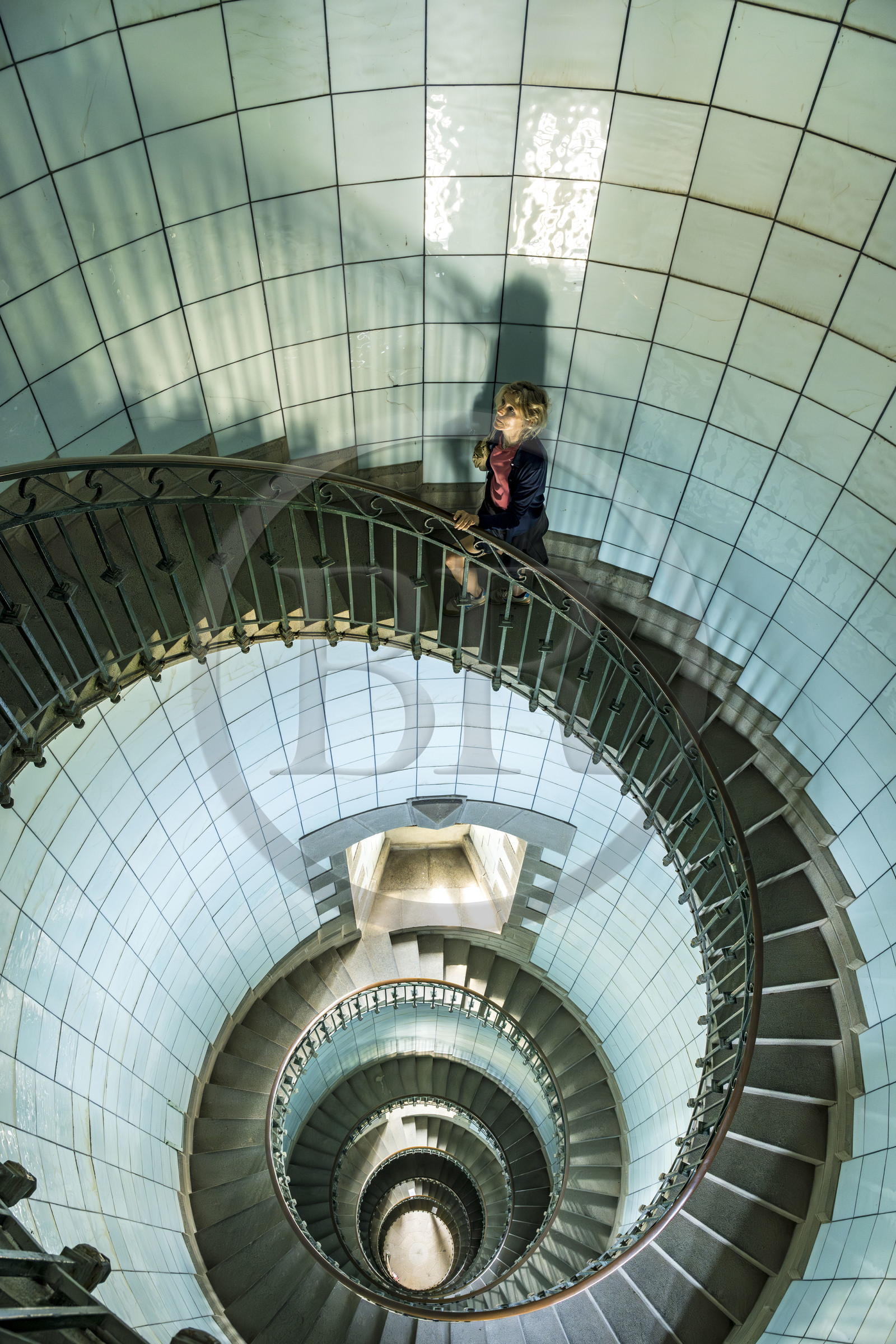 France, Finistère (29), Pays des Abers, Ile Vierge dans l'archipel de Lilia, le phare de l'Ile Vierge, escalier intérieur du plus haut phare d'Europe avec 82,5 mètres