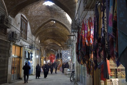 Iran, province d'Ispahan, Ispahan, Bazar-e Bozorg (Grand Bazar), immense bazar couvert qui remonte à près de 1300 ans