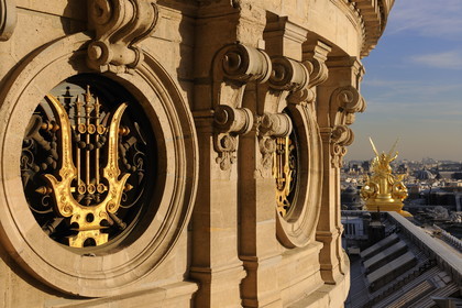 France, Paris (75), l'Opéra Garnier, les toits avec le coté d'une rotonde