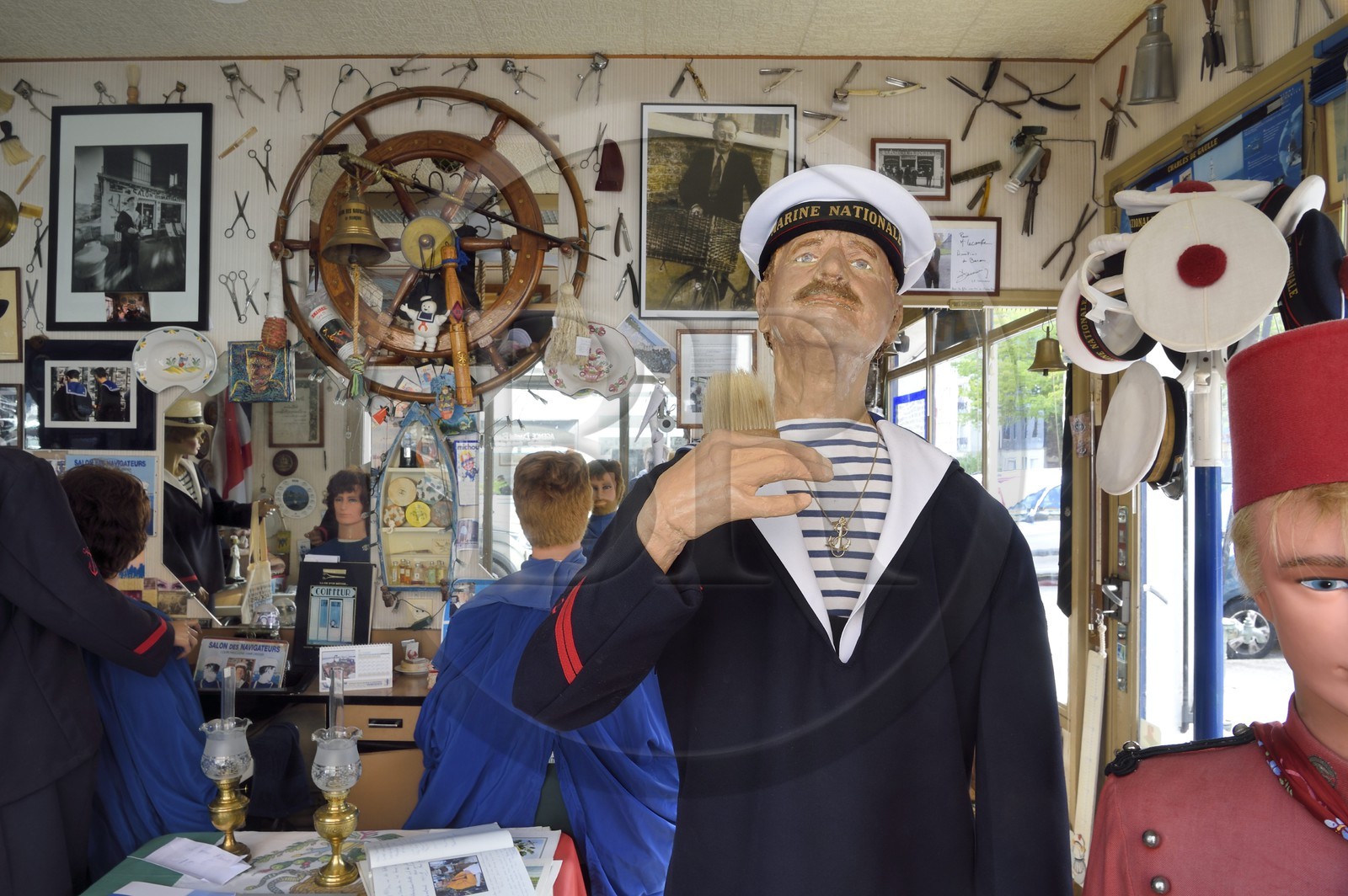 France, Seine-Maritime (76), Le Havre, quartier Saint-François dit quartier Breton,  le très particulier Salon des Navigateurs du coiffeur Daniel Lecompte