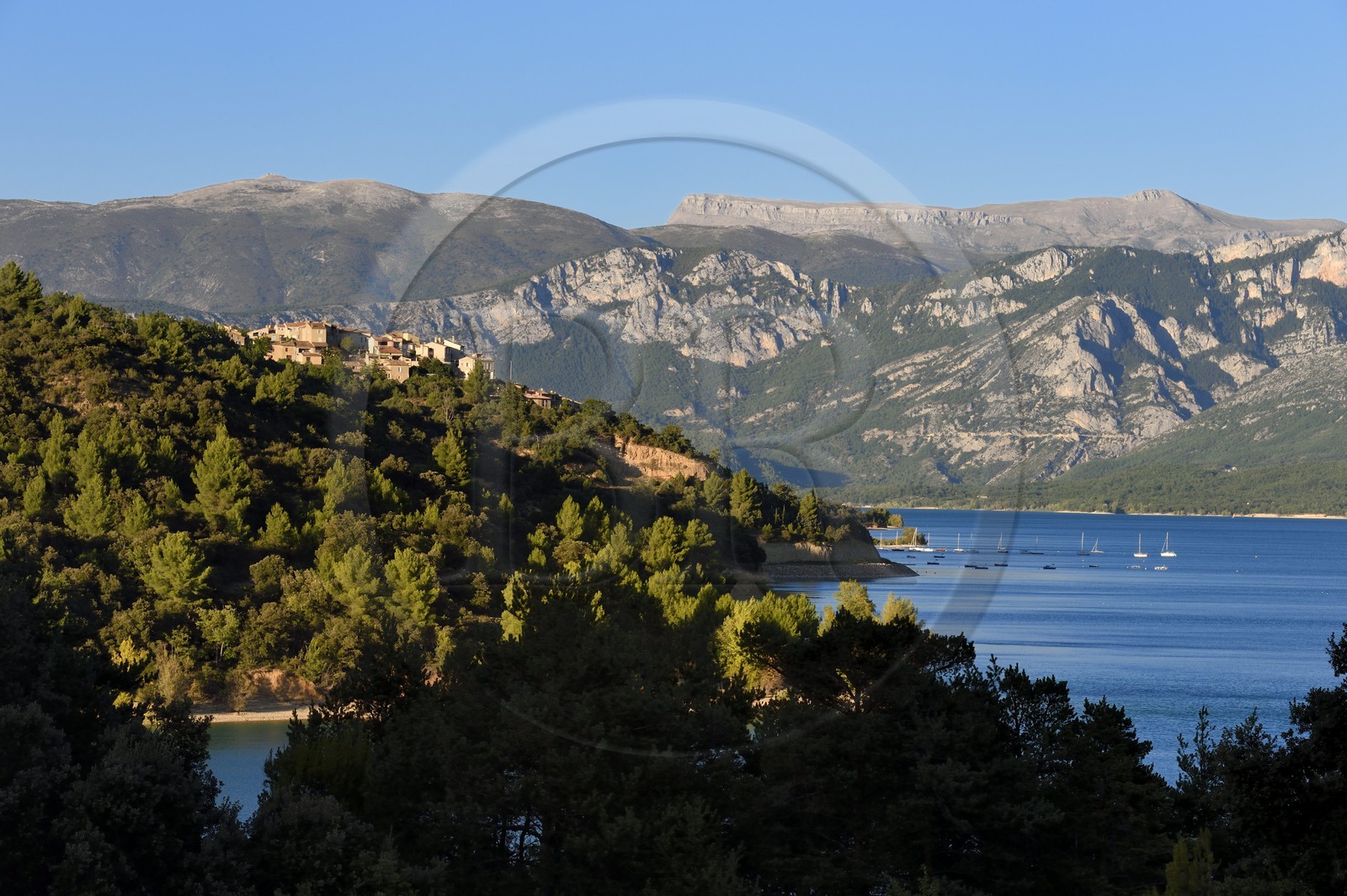 France, Alpes-de-Haute-Provence (04), Parc Naturel Régional du Verdon, lac de Sainte Croix, Sainte-Croix-de-Verdon