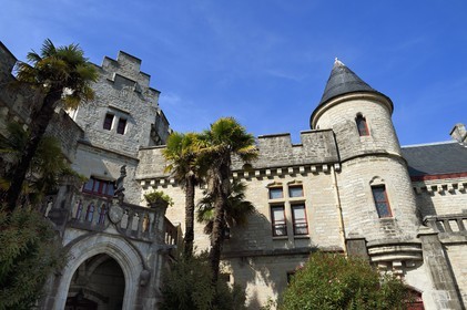 France, Pyrénées-Atlantiques (64), la côte du Pays-Basque, Hendaye, chateau d'Abbadia construit en 1870 par Eugène Viollet-le-Duc pour Antoine d'Abbadie d'Arrast