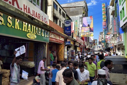 Sri Lanka, Western Province, Colombo District, Colombo, the lively Pettah Bazaar in 2nd Cross Street
