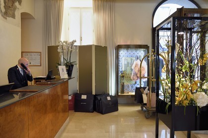Italie, Lombardie, Milan, Quadrilatère de la Mode (Quadrilatero della moda), lobby du Four Seasons Hotel Milano