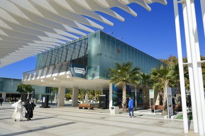 Espagne, Andalousie, Malaga, le front de mer sur le port, Palmeral de las Sorpresas