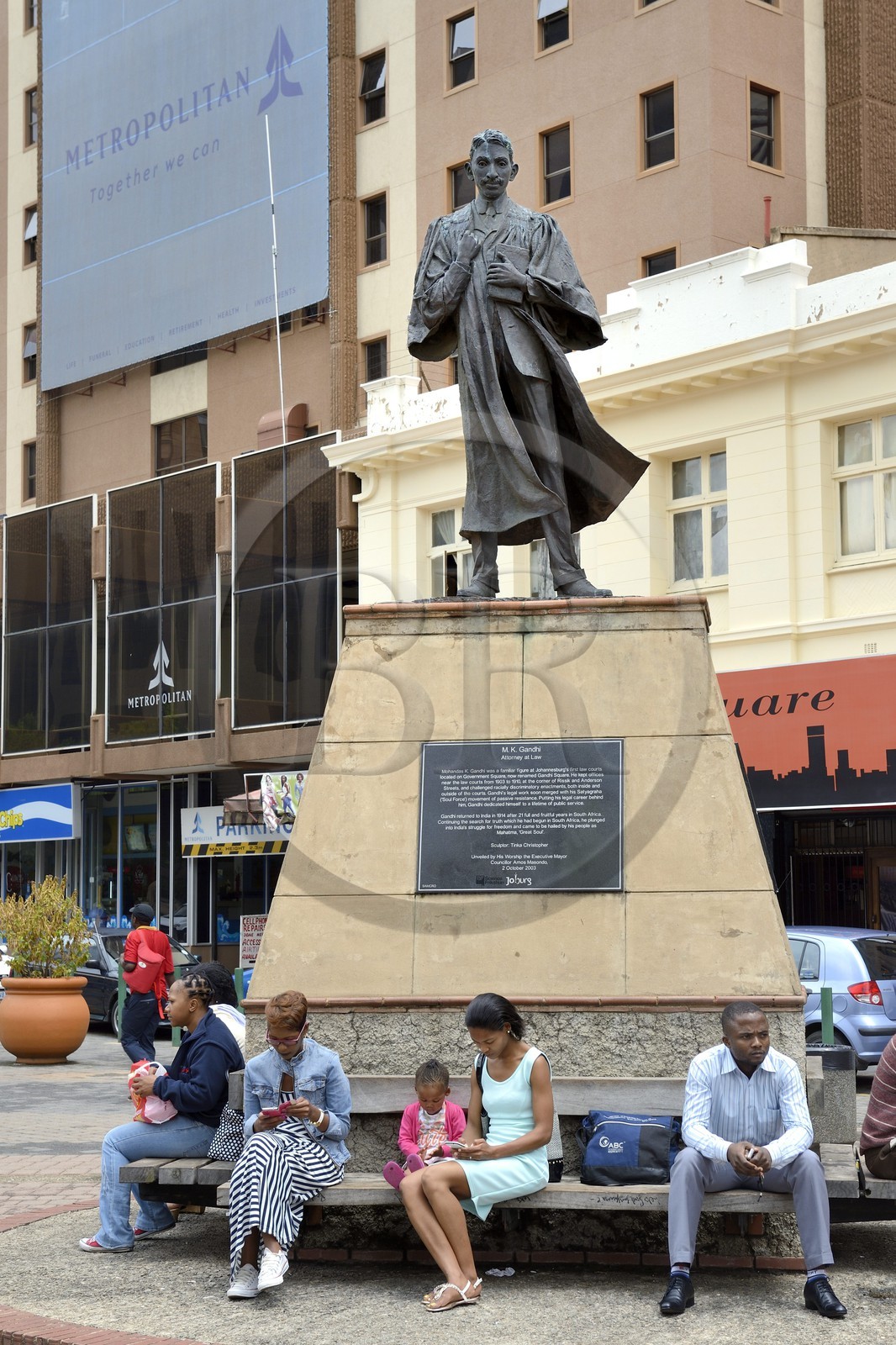 Afrique du Sud, province de Gauteng, Johannesburg, CBD (Central Business District), Gandhi Square, statue du Mahatma Gandhi en tant que jeune avocat
