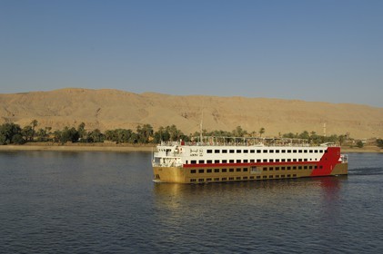 Egypte, Haute Egypte, vallée du Nil, bateau de croisière sur le Nil entre Louxor et Esna
