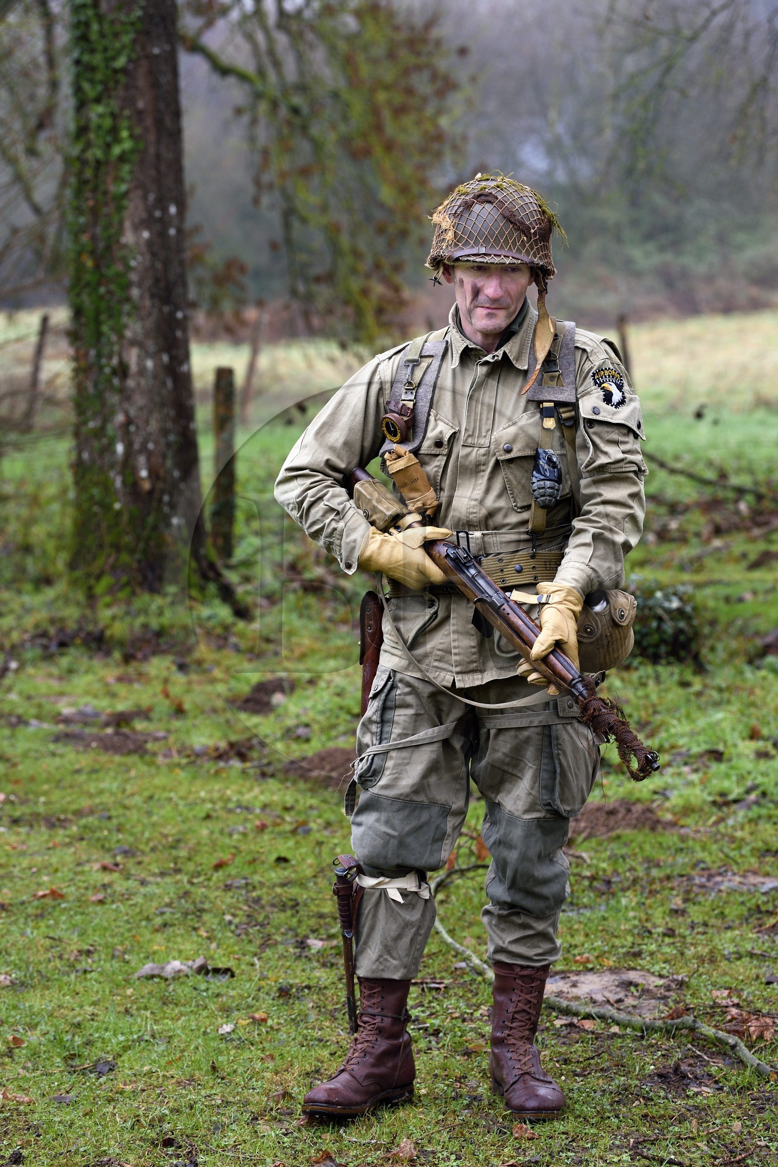 France, Eure (27), Sainte-Colombe-prés-Vernon, Allied Reconstitution Group (association de reconstitution historique de la 2éme Guerre Mondiale américain et Maquis), le reconstitueur Xavier Boucher en uniforme de la 101e division aéroportée US