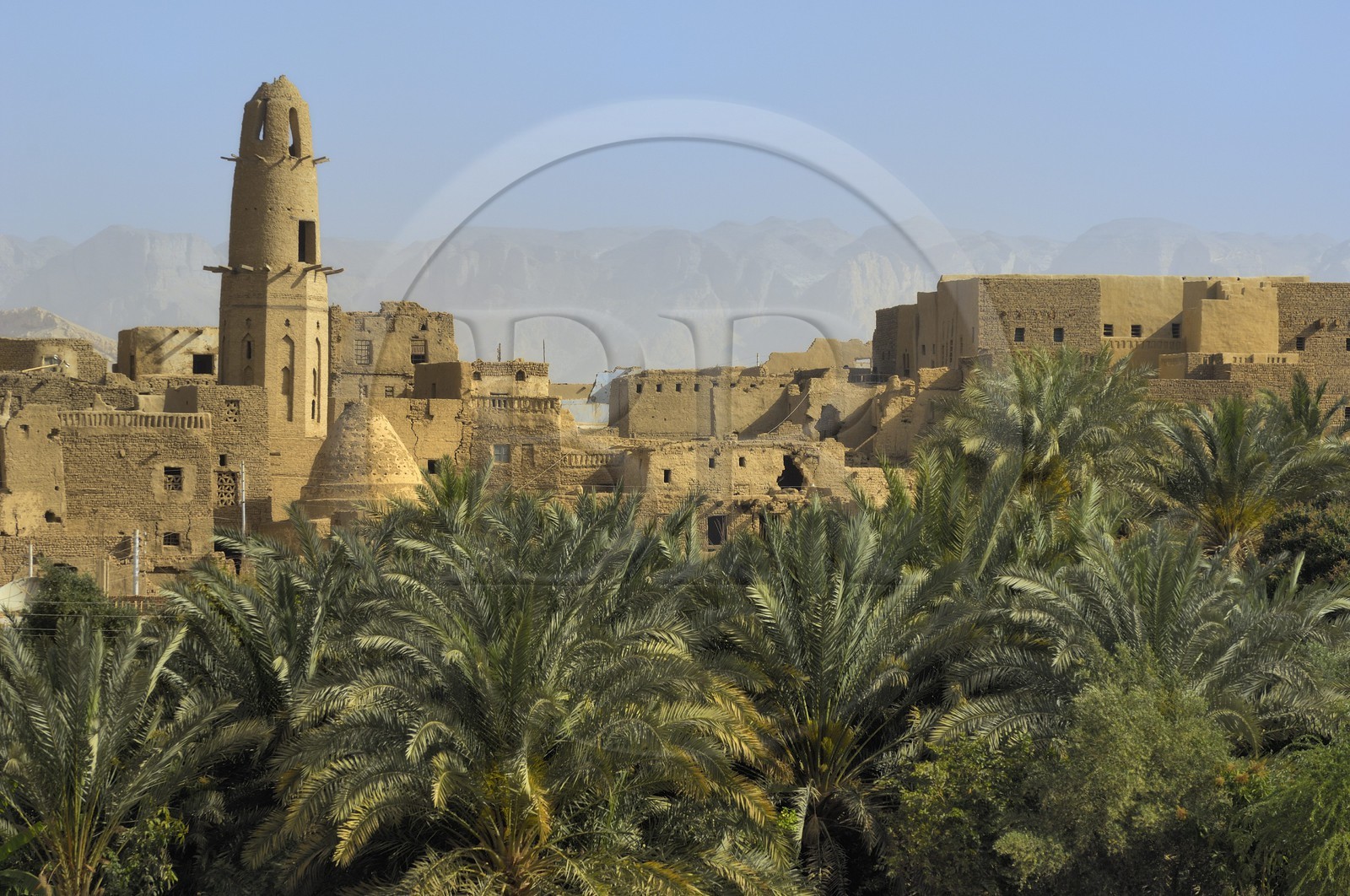 Egypte, Haute Egypte, désert libyque, oasis de Dakhla, vieux village de Al-Qasr, la mosquée de Nasr el-Din
