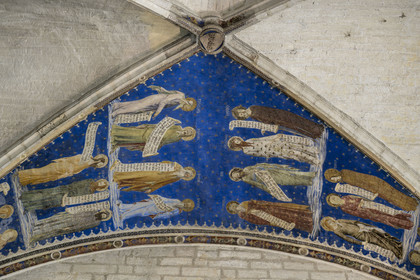 France, Vaucluse (84), Avignon, Palais des Papes classé Patrimoine mondial de l'UNESCO, salle de la Grande Audience aussi tribunal de la Rota, seuls éléments subsistant de la fresque des prophètes réalisée par Matteo Giovannetti en 1353 qui orne le voutain de la dernière travée