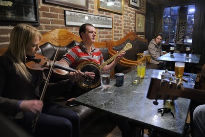 United Kingdom, Northern Ireland, Belfast, concert of traditional music in the oldest pub in town dating back to 1711 the McHughs