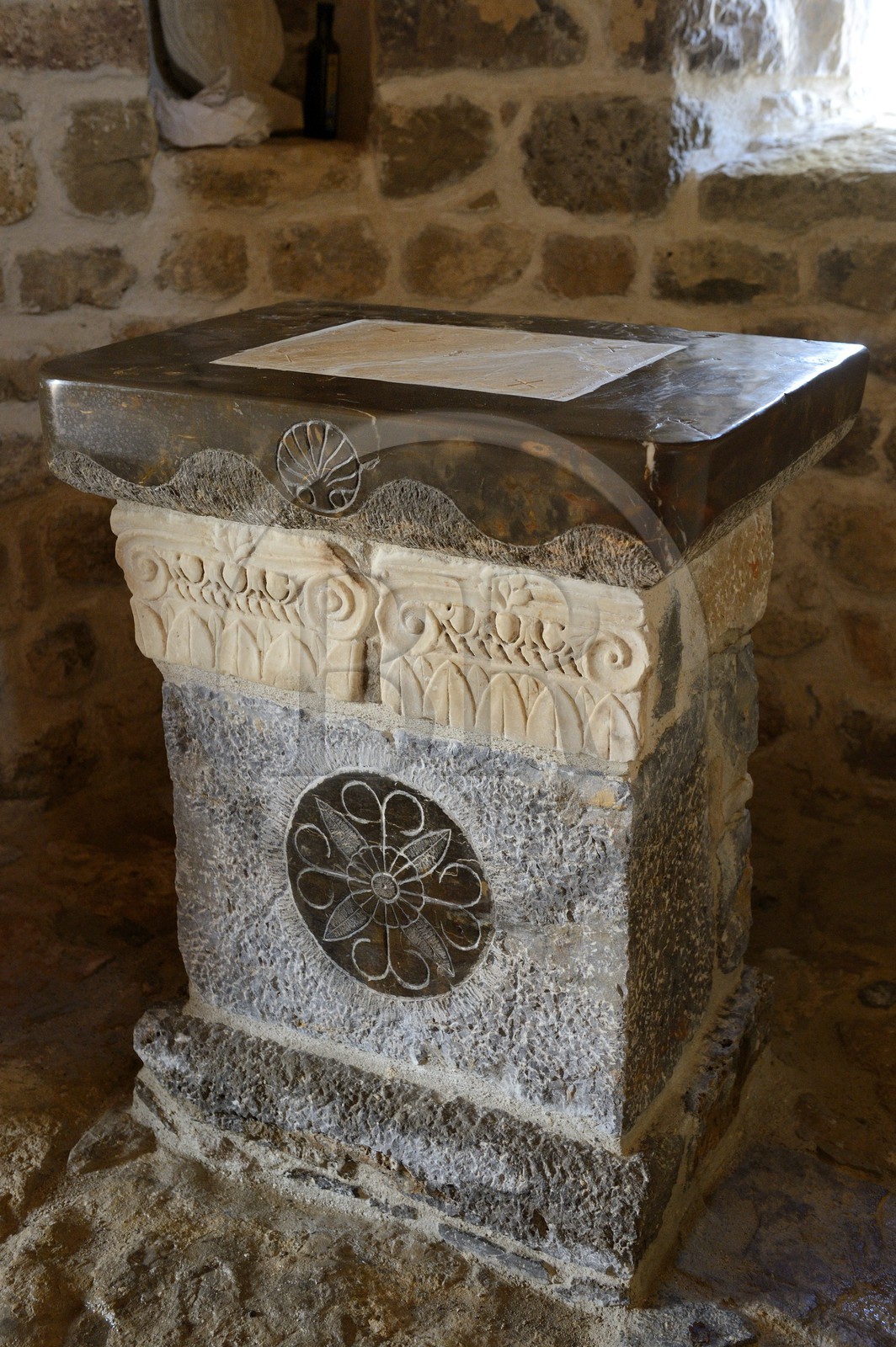 France, Var (83), Provence Verte, Bras, vers Saint-Maximin-la-Sainte-Baume, la maison d'hôtes Le Peyrourier, une campagne en Provence