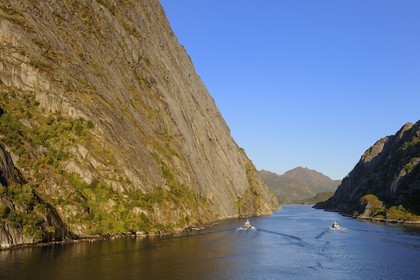 Norvège, Nordland, Iles Lofoten, le très etroit fjord Trollfjord en bordure du Raftsundet