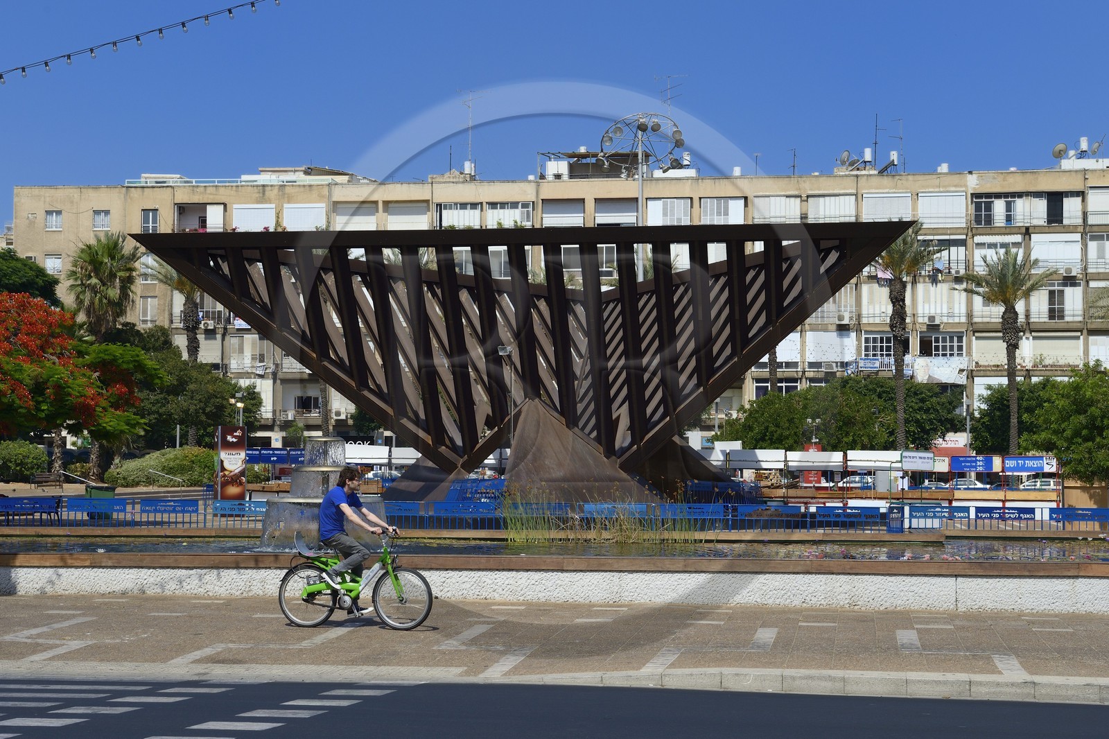 Israel, Tel Aviv, Holocaust memorial sculpture by Yigal Tumarkin on Rabin Square
