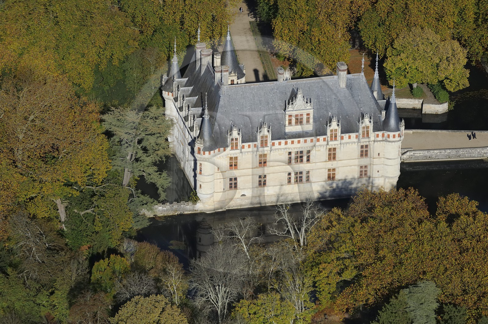 France, Indre-et-Loire (37), Vallée de la Loire classée Patrimoine Mondial de l' UNESCO, château d' Azay-le-Rideau (vue aérienne)