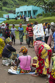Rwanda, Province du Nord, District de Musanze (Ruhengeri), jour de marché à Muryabazira sur la Route Nationale 4 entre Kigali et Ruhengori