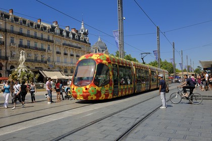 France, Hérault (34), Montpellier, centre historique, l'Ecusson, tramway place de la Comédie