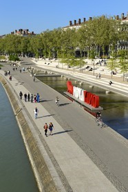 France, Rhône (69), Lyon, les berges du Rhône, le quai Victor Augagneur, label de communication de l'aglomeration Onlylyon
