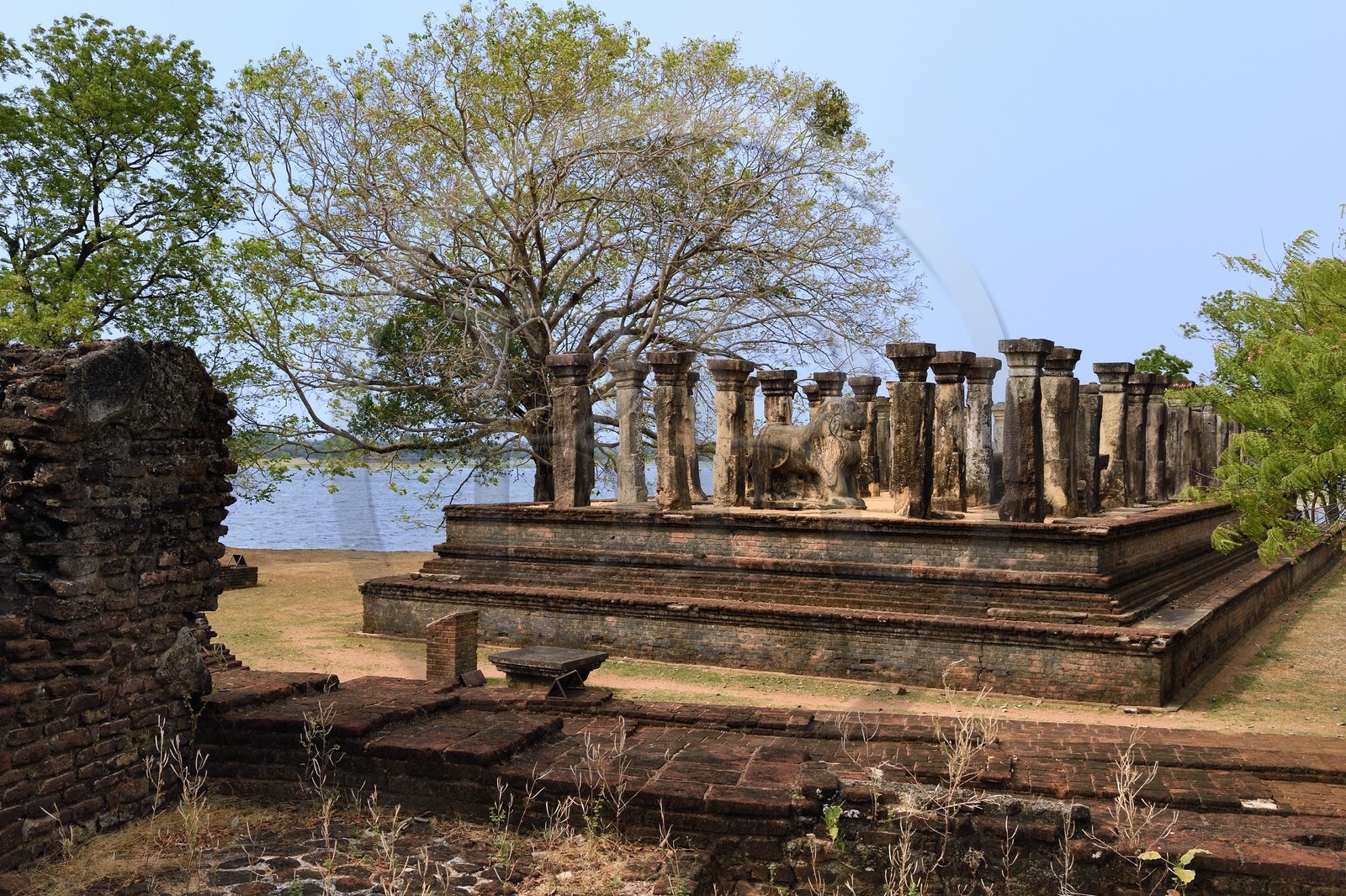 Sri Lanka, province du Centre-Nord, Polonnaruwa, l'ancienne capital du pays (XIe au XIIIe siècle) est classée au Patrimoine Mondial de l'UNESCO, palais de Nissanka Malla, chambre du conseil royal