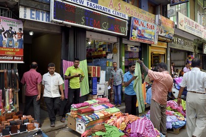 Sri Lanka, Western Province, Colombo District, Colombo, the lively Pettah Bazaar in 2nd Cross Street