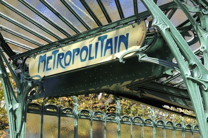 France, Paris (75), station de métro de la Porte Dauphine de style Art Nouveau  par Hector Guimard
