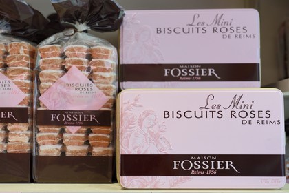 France, Marne (51), Reims, boutique des Biscuits Fossier, les biscuits roses