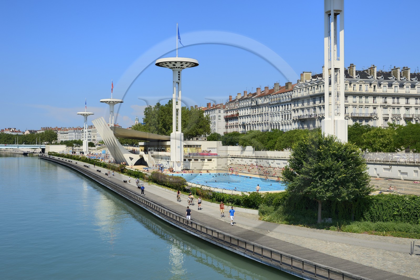 France, Rhône (69), Lyon, quai Claude Bernard sur le Rhône, la piscine