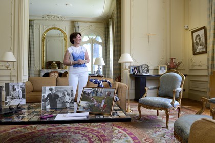 France, Alpes Maritimes, Cannes, the Villa La Californie where Picasso lived, today renamed the Pavillon de Flore by Marina Picasso, Marina Picasso granddaughter of Picasso in the living room