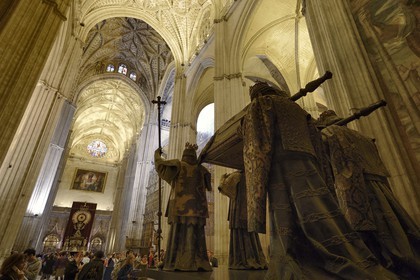 Espagne, Andalousie, Séville, la cathédrale, classé Patrimoine Mondial de l'UNESCO, mausolé de Christophe Colomb (mausoleo de Colon)