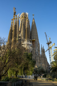 Spain, Catalonia, Barcelona, Eixample district, Sagrada Familia basilica by Catalan modernist architect Antoni Gaudi, listed as a UNESCO World Heritage Site, facade of the Nativity